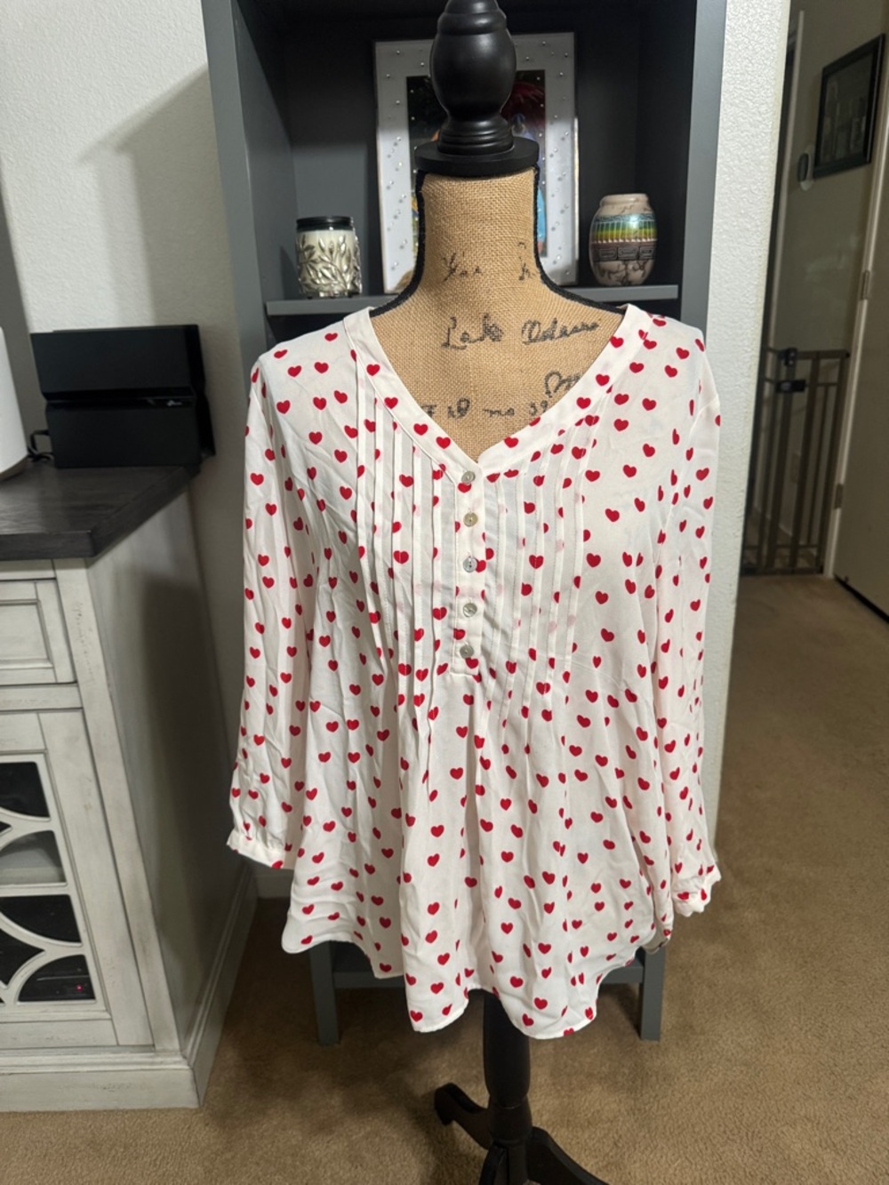 Rose & Olive White Blouse with Red Heart Print Size M